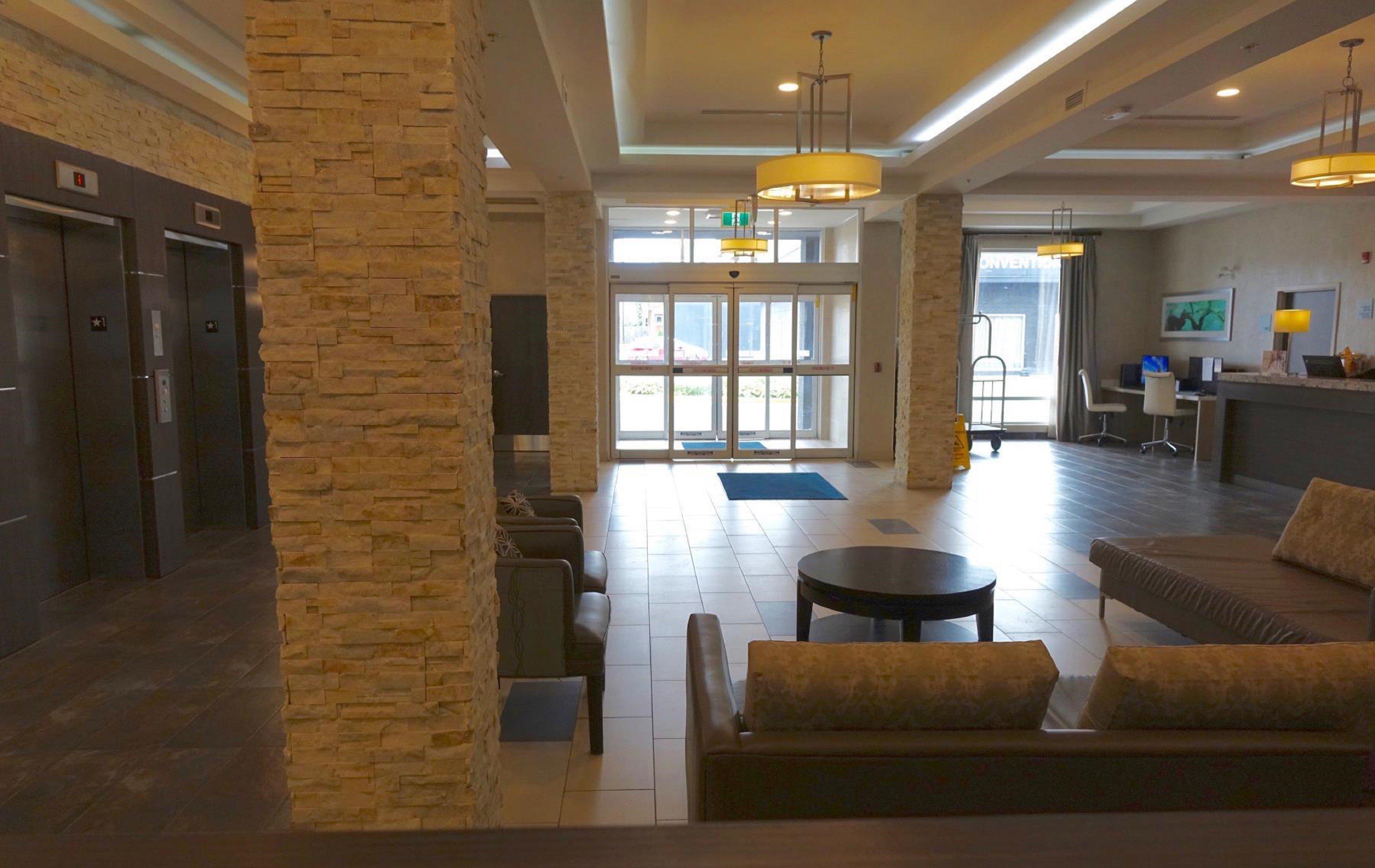 Holiday Inn Express & Suites Oshawa Downtown - Toronto Area By Ihg Extérieur photo