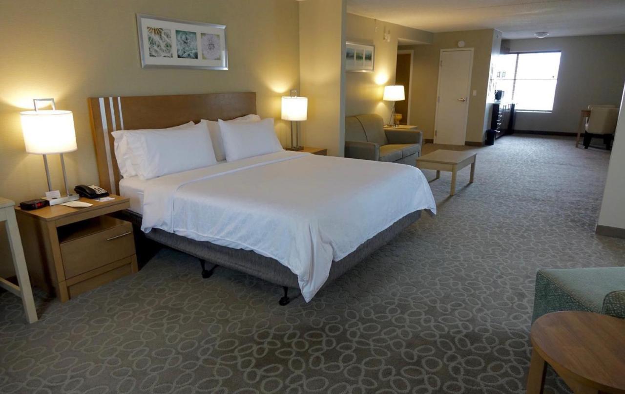 Holiday Inn Express & Suites Oshawa Downtown - Toronto Area By Ihg Extérieur photo